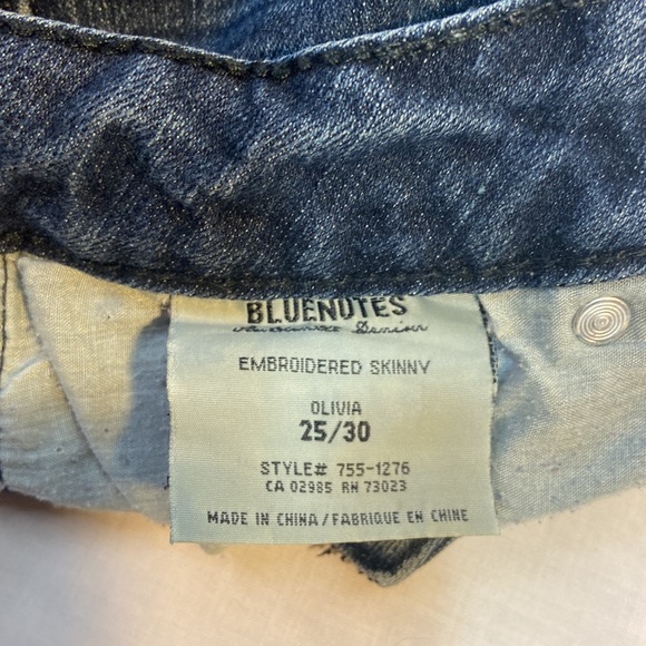 BLUENOTES WOMAN’S Size 25/30 DENIM EMBROIDERED SKINNY JEANS 3 for $15 - Picture 6 of 8